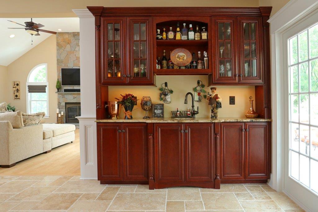 https://www.woodpalacekitchens.com/wp-content/gallery/traditional/6E9C4414rt-1800x1200.jpg
